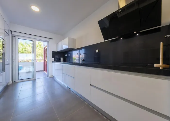 27 By Destination Algarve Santo Amaro (Algarve)