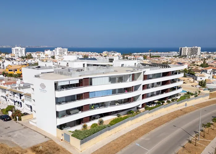 27 By Destination Algarve Daire *