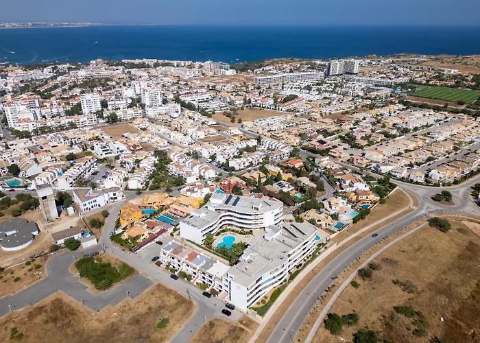 27 By Destination Algarve Daire *